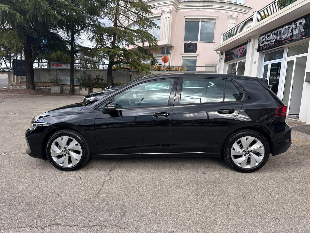 Volkswagen Golf RESTYLING 8.5 - 2.0 tdi 115cv. 5 anni di Garanzia