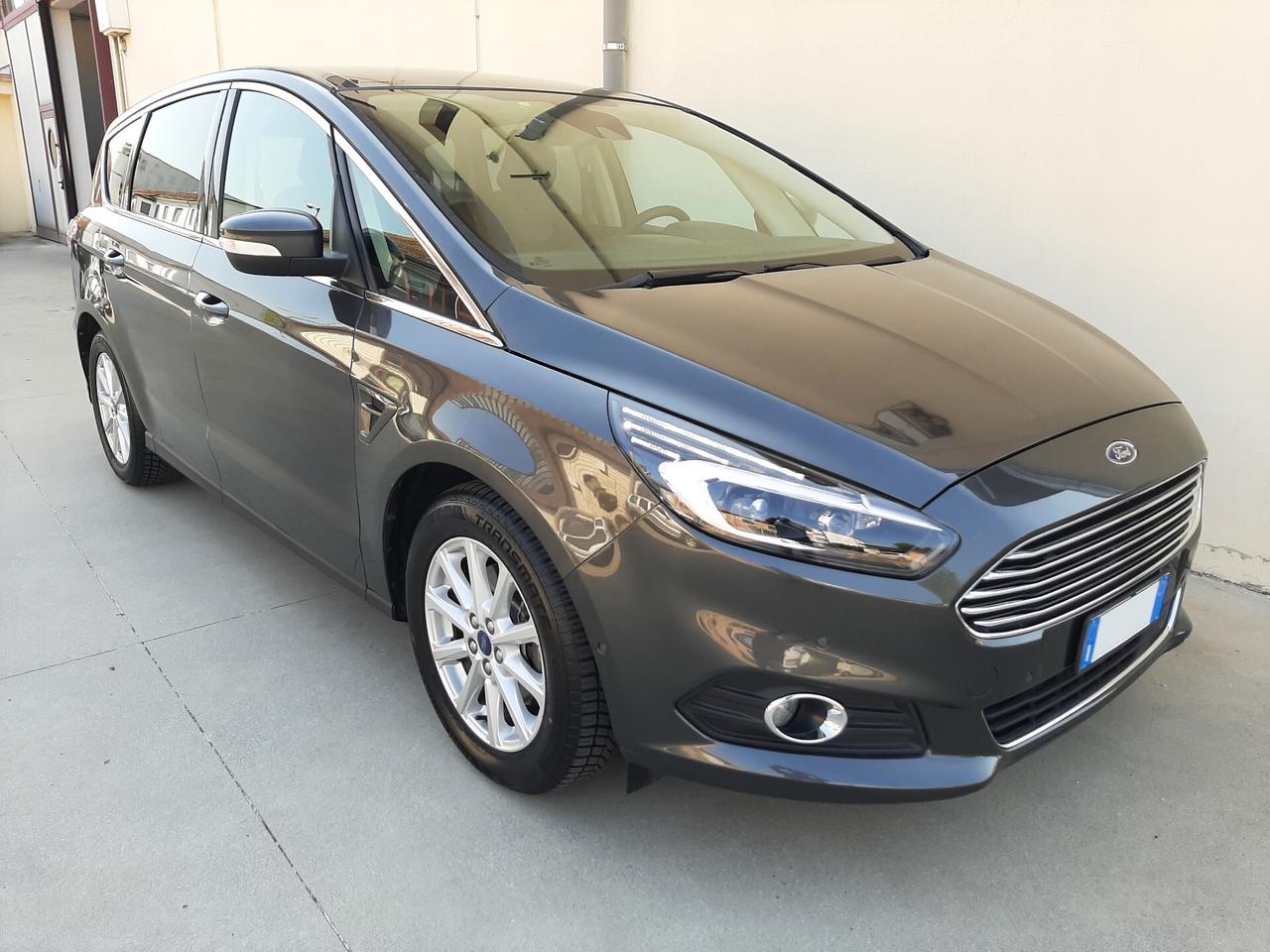 Ford S-Max 2.0 TDCi 150CV Powershift Titanium
