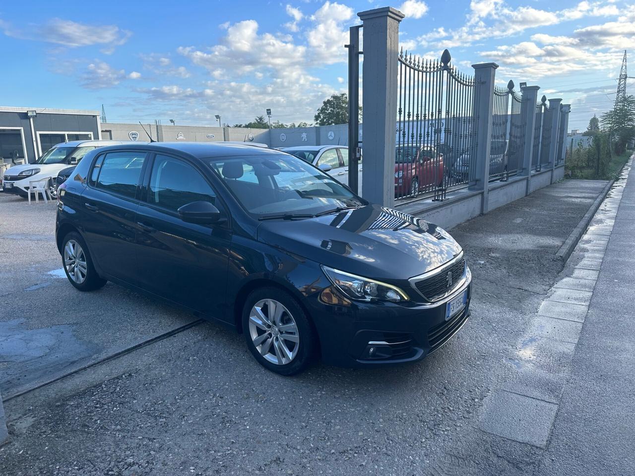 Peugeot 308 BlueHDi 130 EAT8 Allure 2018