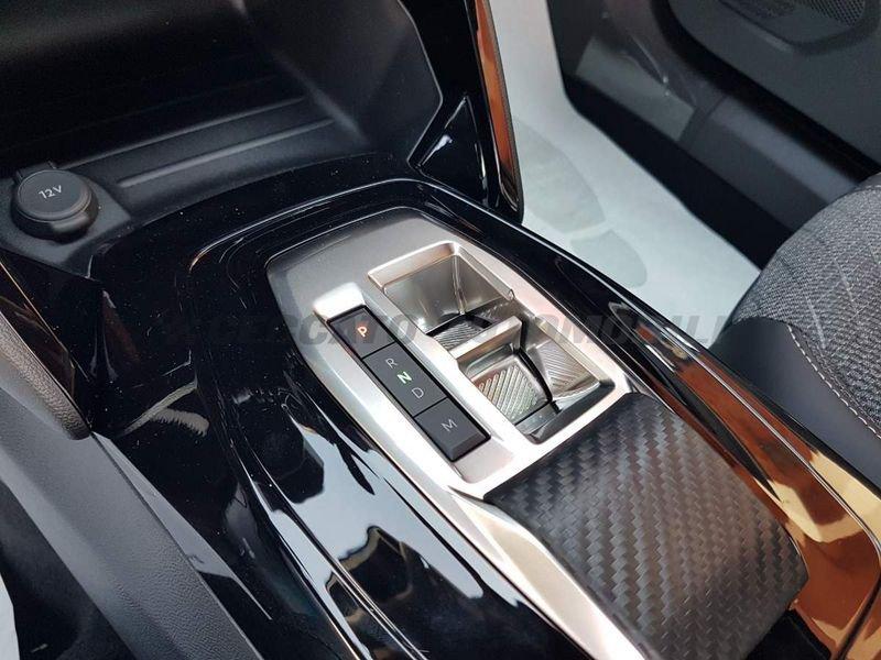 Peugeot 2008 2008 1.2 hybrid Allure 136cv e-dcs6