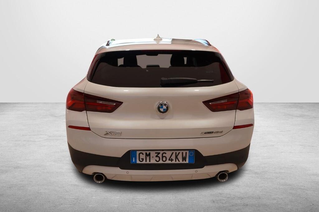 BMW X2 18D 150CV STEPTRONIC X-DRIVE BUSINESS X ( FARI LED - CRUISE - NAVI - CARPLAY - PARK ASSISTANT - CERCHI 17 )