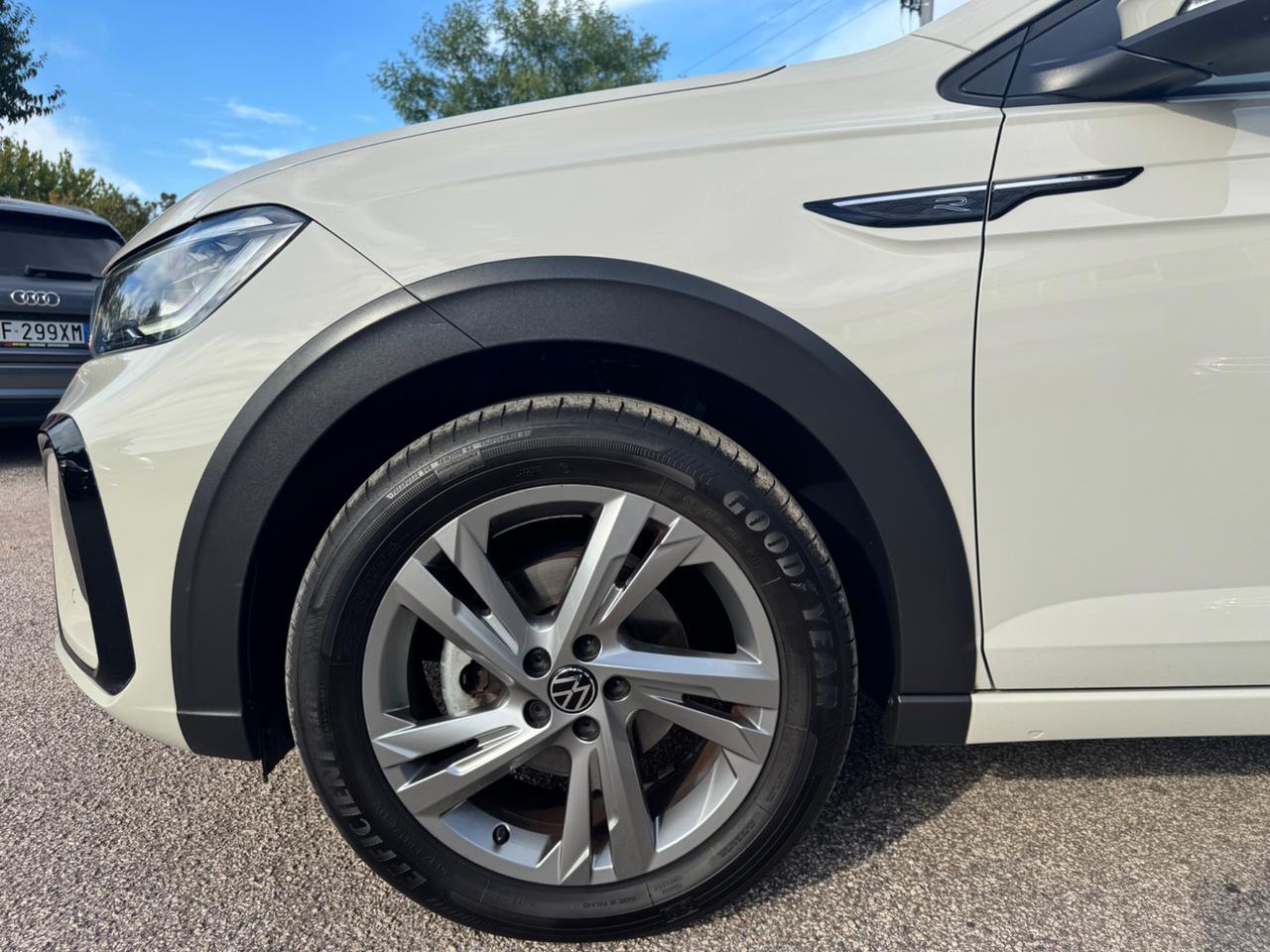 Volkswagen Taigo 1.0 TSI 110 CV DSG R-Line NEOPATENTATI
