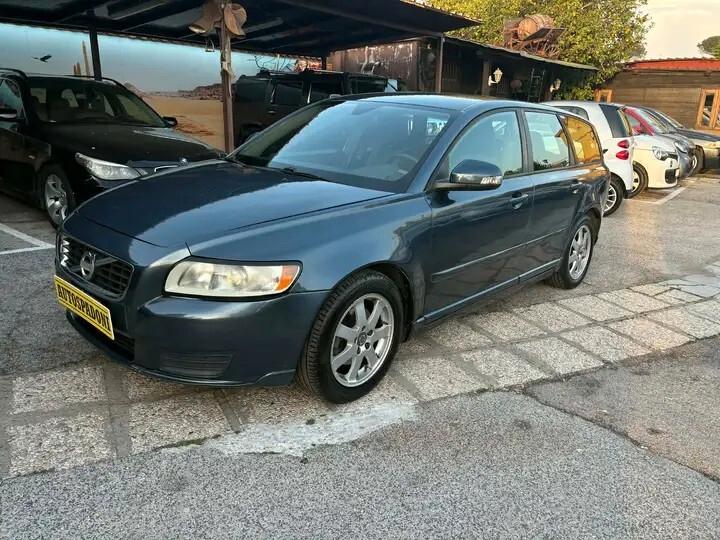 Volvo V50 D2 R-design