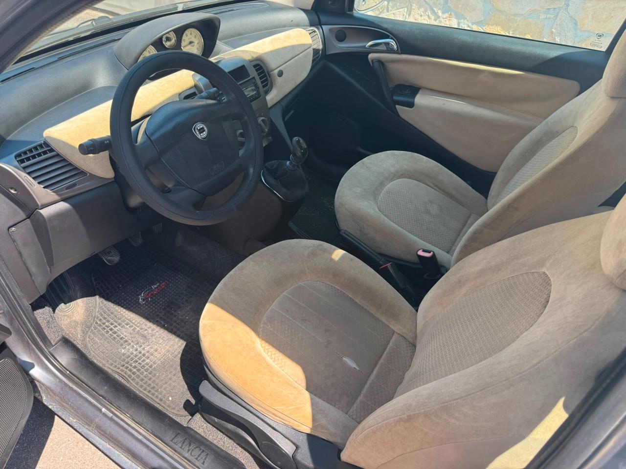 Lancia Ypsilon 1.2 16V