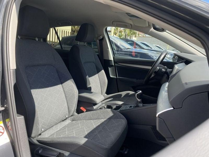 Volkswagen Golf 8 Life 2.0 TDI 116CV