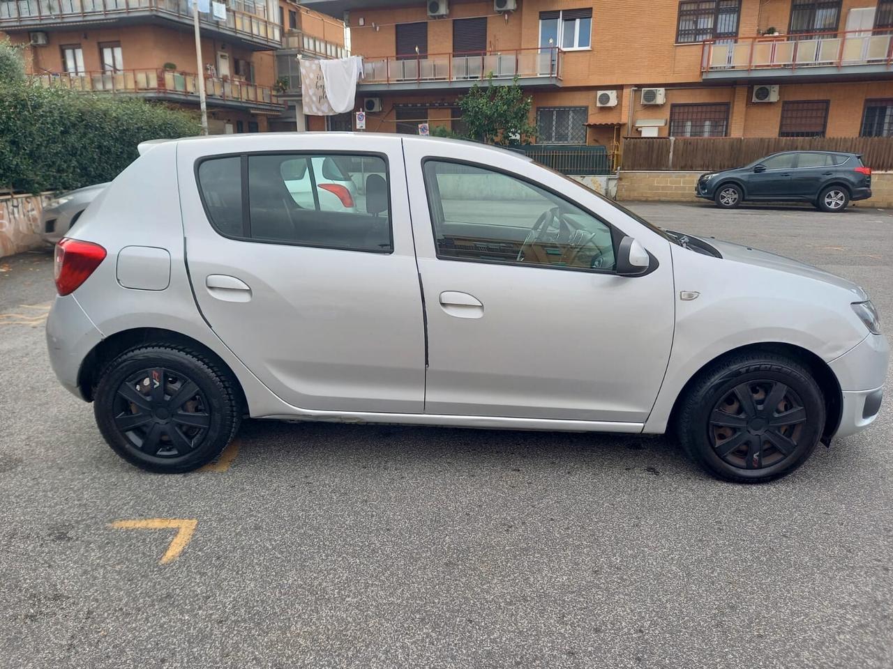 Dacia Sandero GPL CASA MADRE GARANZIA 12 MESI