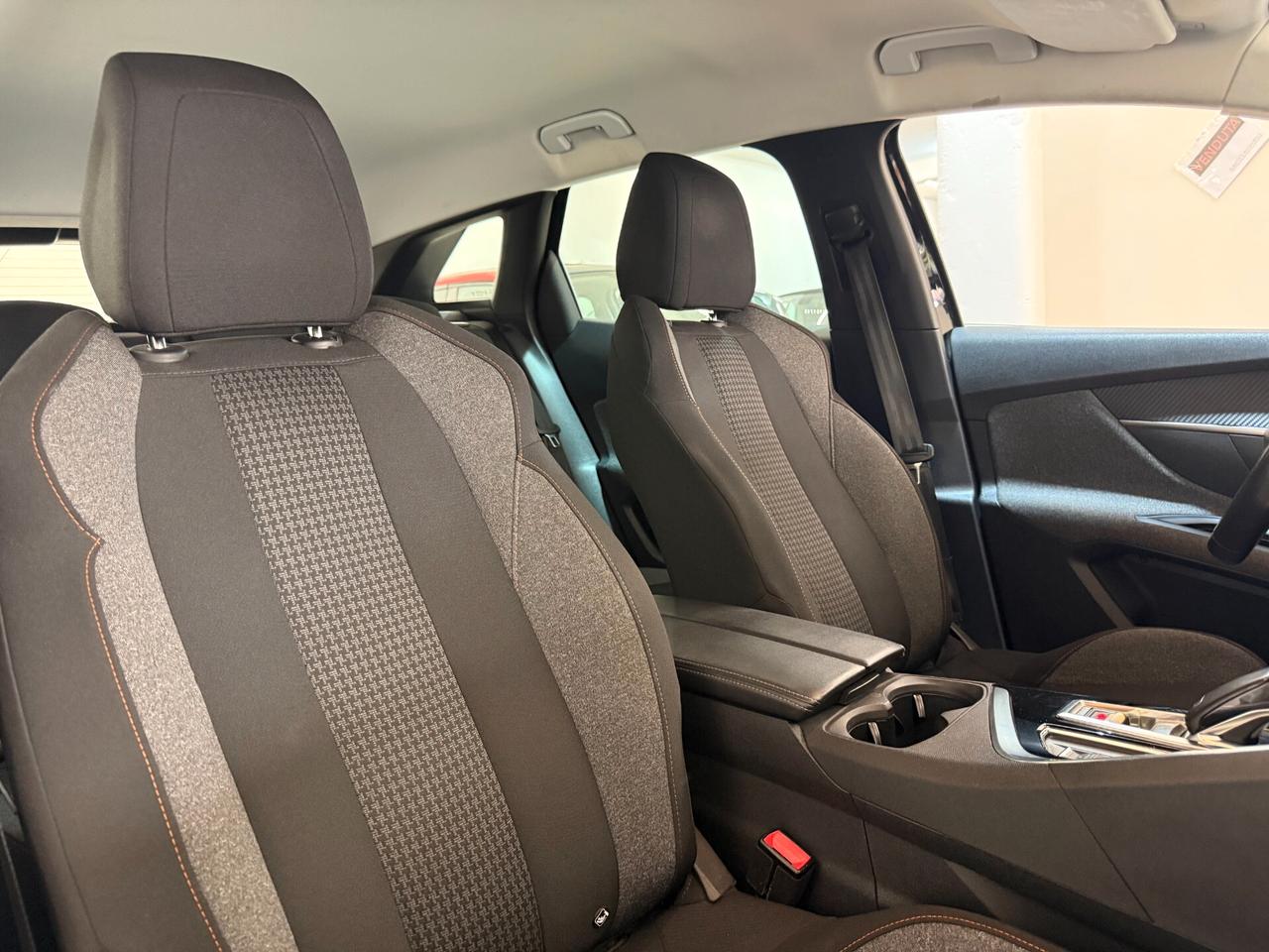 Peugeot 3008 BlueHDi 130 S&S Allure