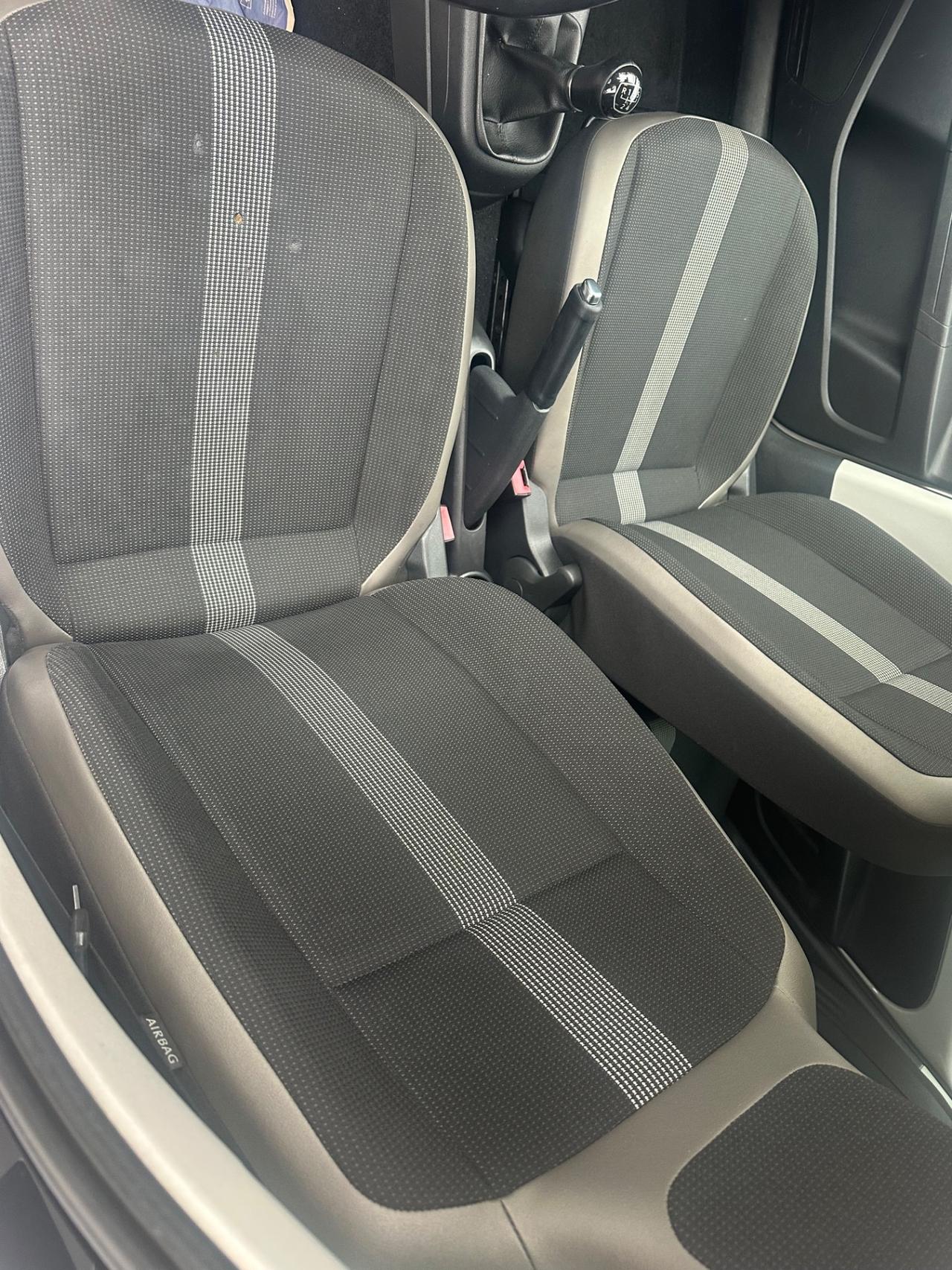 Volkswagen up! 1.0 TSI 90 CV 5p. cross BlueMotion Technology