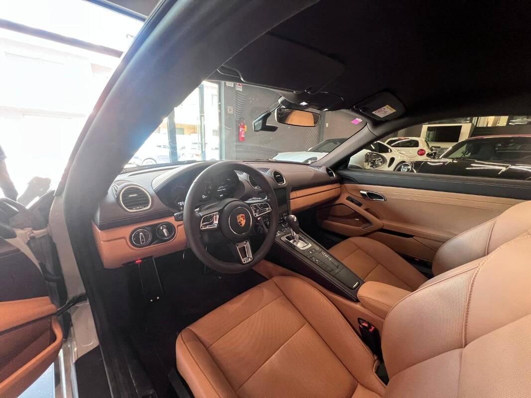 Porsche Cayman 4.0 GTS pdk