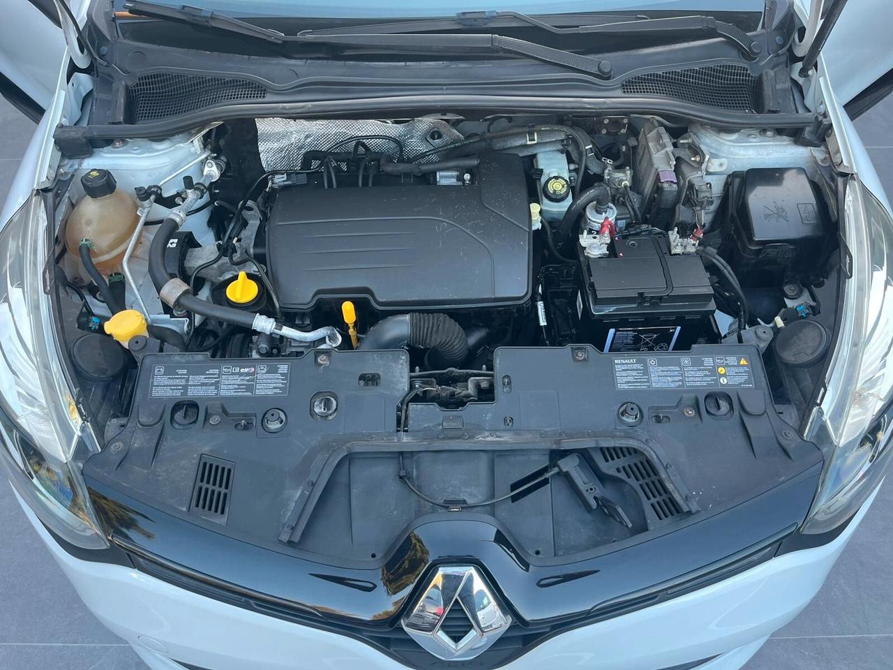 Renault Clio 1.2 BENZINA E GPL DI SERIE