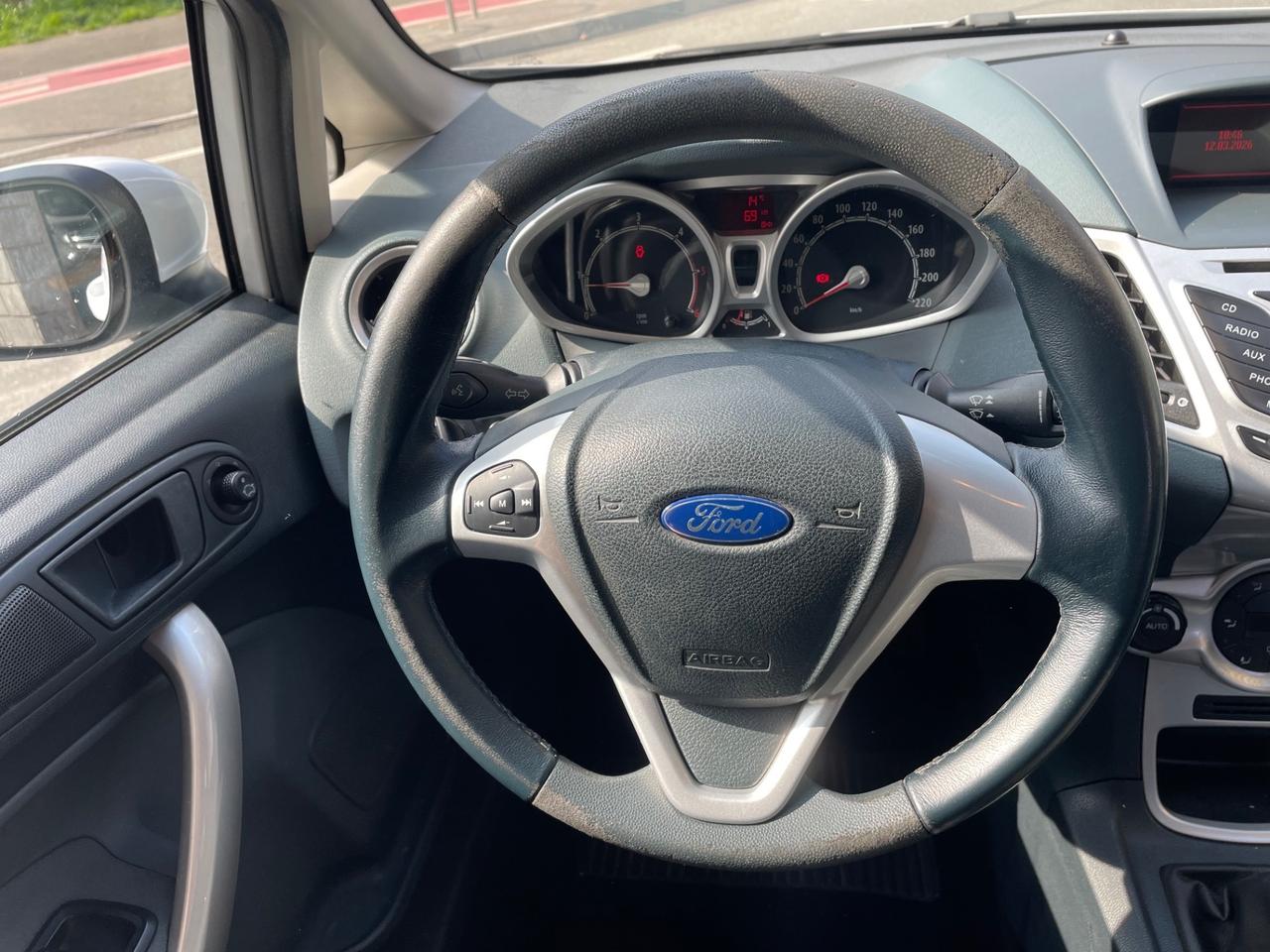 Ford Fiesta 1.4 TDCi 68CV 5 porte Titanium/GARANZIA