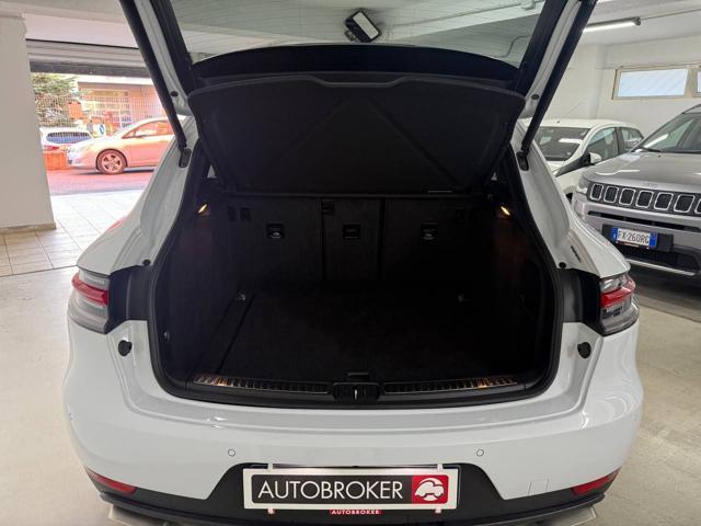 PORSCHE Macan 2.0