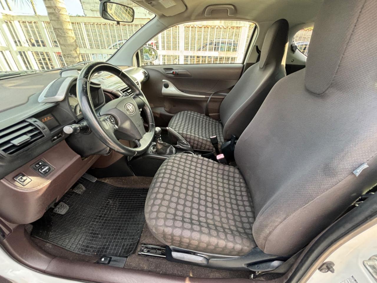 TOYOTA IQ 1.0 BENZ 68CV PERFETTA