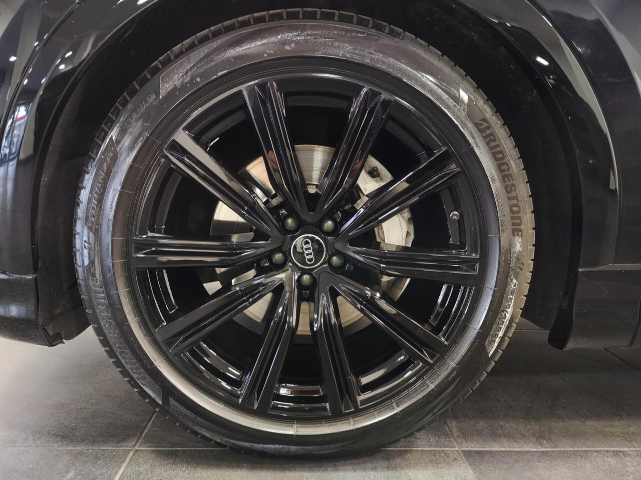 Audi Q8 50 TDI 286 CV quattro tiptronic S Line Tetto Matrix Night