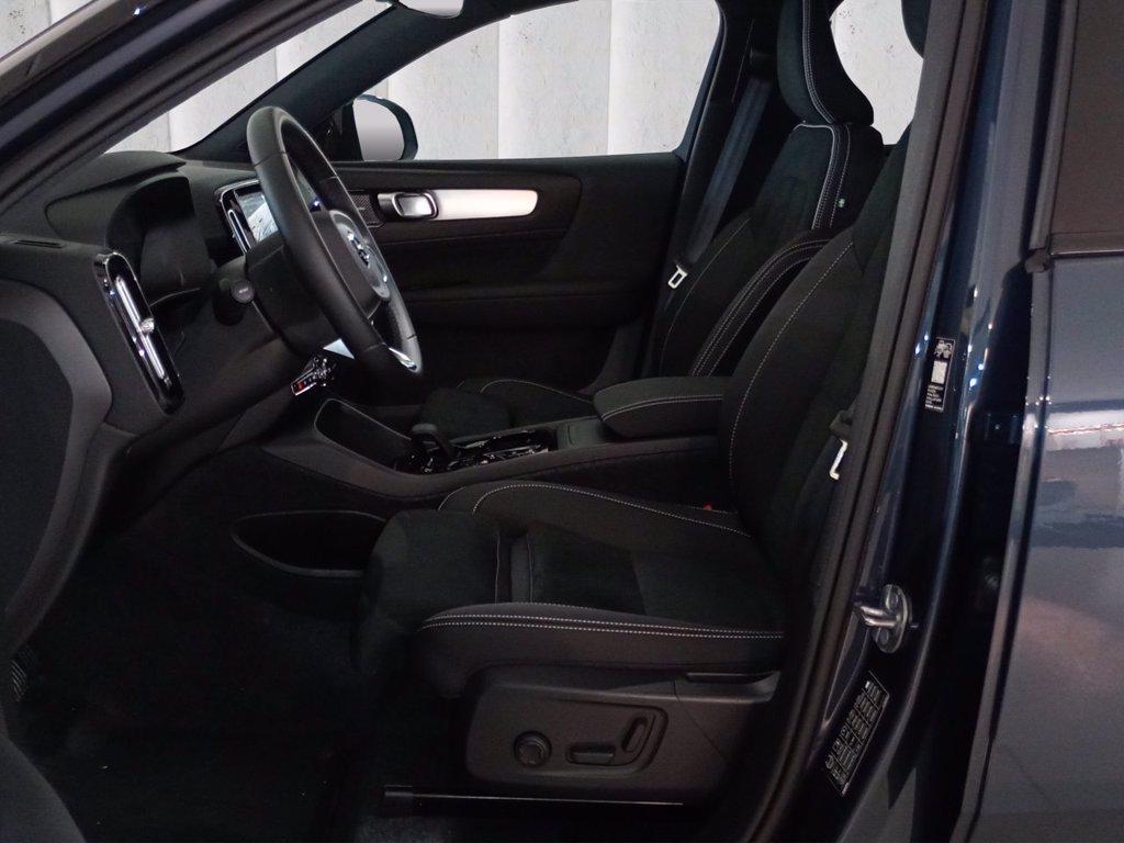 VOLVO XC40 2.0 b3 Ultra Black Edition auto del 2025