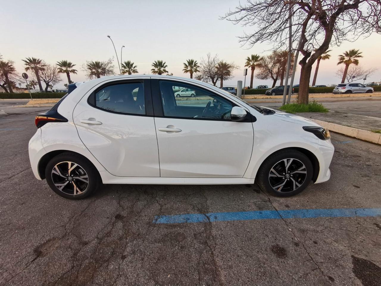 Toyota Yaris 1.5 Hybrid 5 porte Lounge