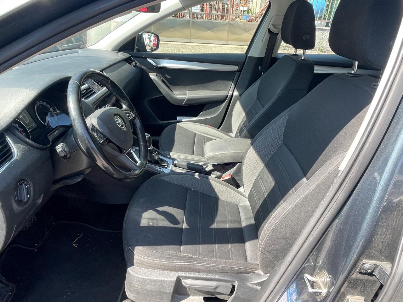 SKODA OCTAVIA-2017-2.0TDI-150CV-DSG-AUTOMATICO