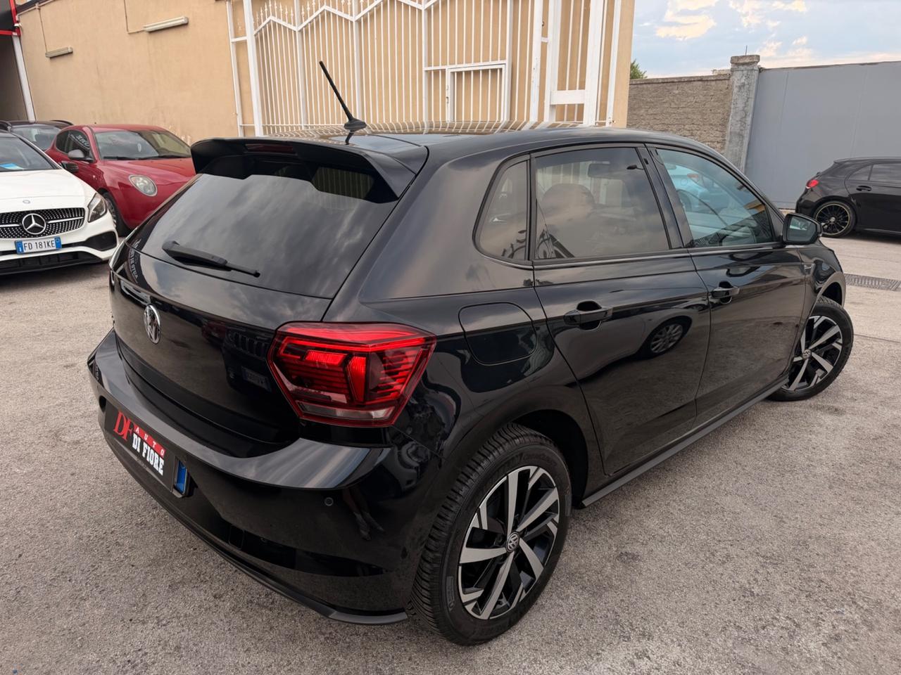 Volkswagen Polo 1.6 TDI 95cv R-LINE FULL LED MATRIX
