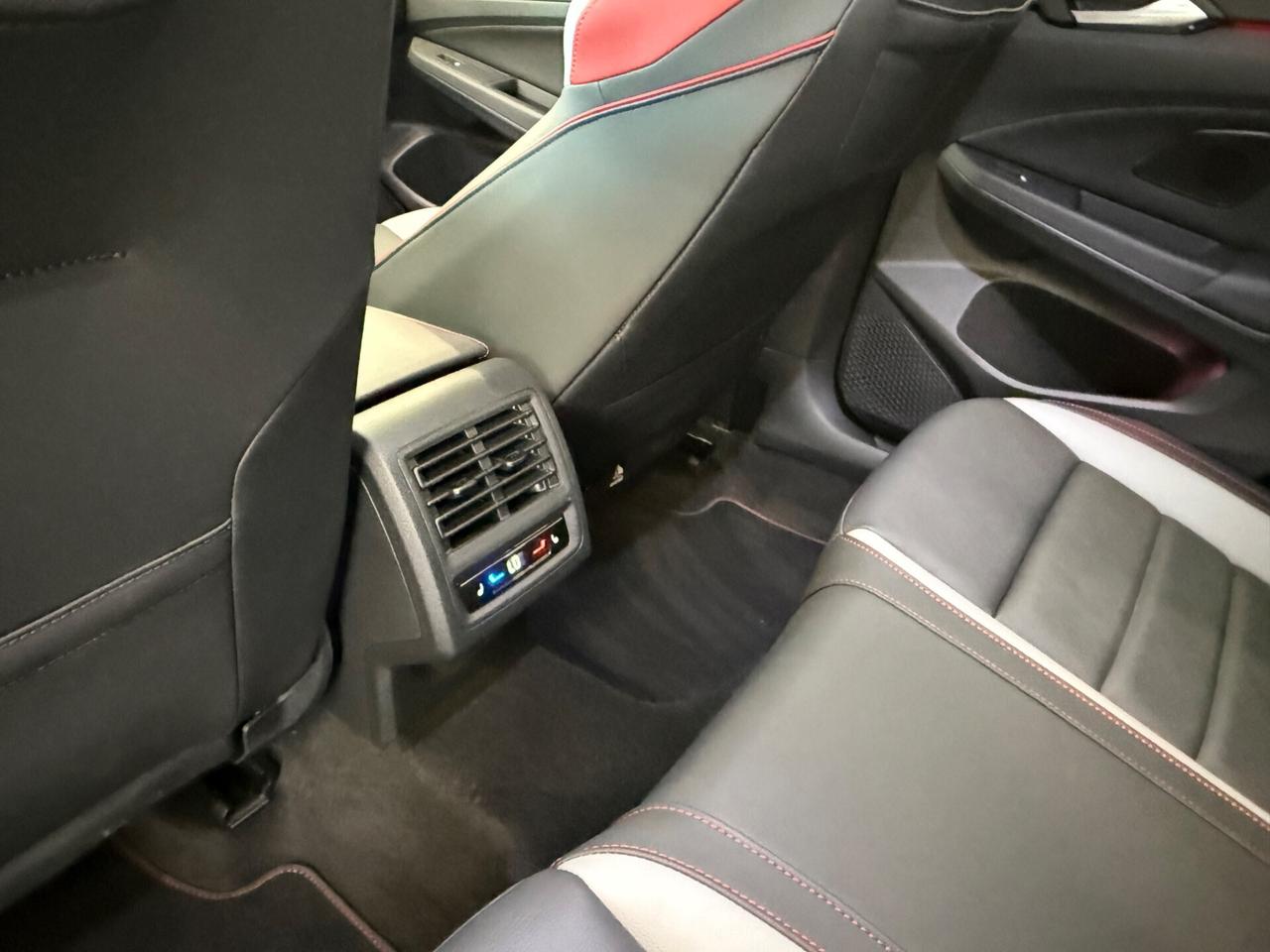 Volkswagen Golf GTI Golf 2.0 TSI GTI DSG PERFORMANCE TETTO