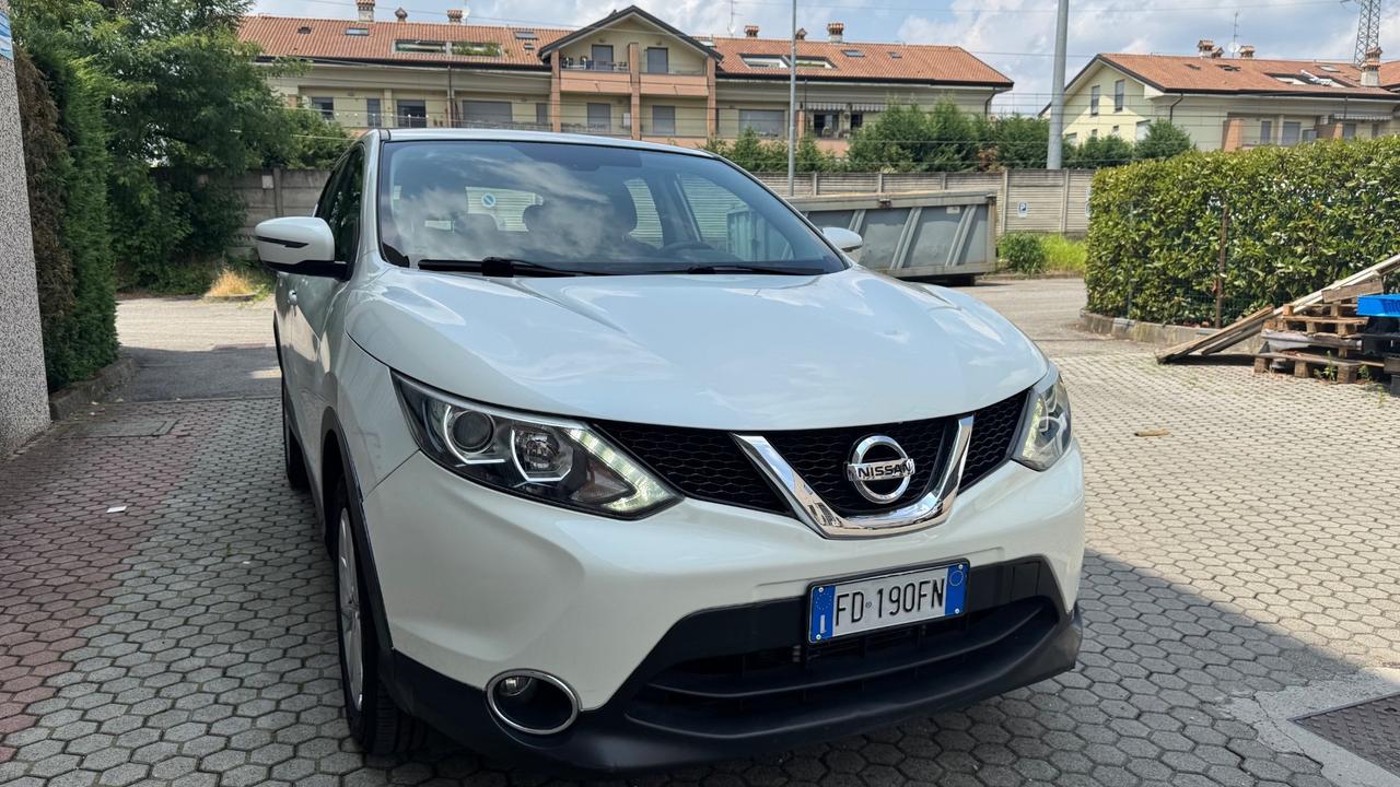Nissan Qashqai 1.6 dCi 2WD Visia automatica Euro 6
