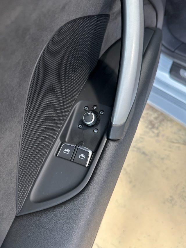 AUDI TT Roadster 40 TFSI S line S tronic - Navi