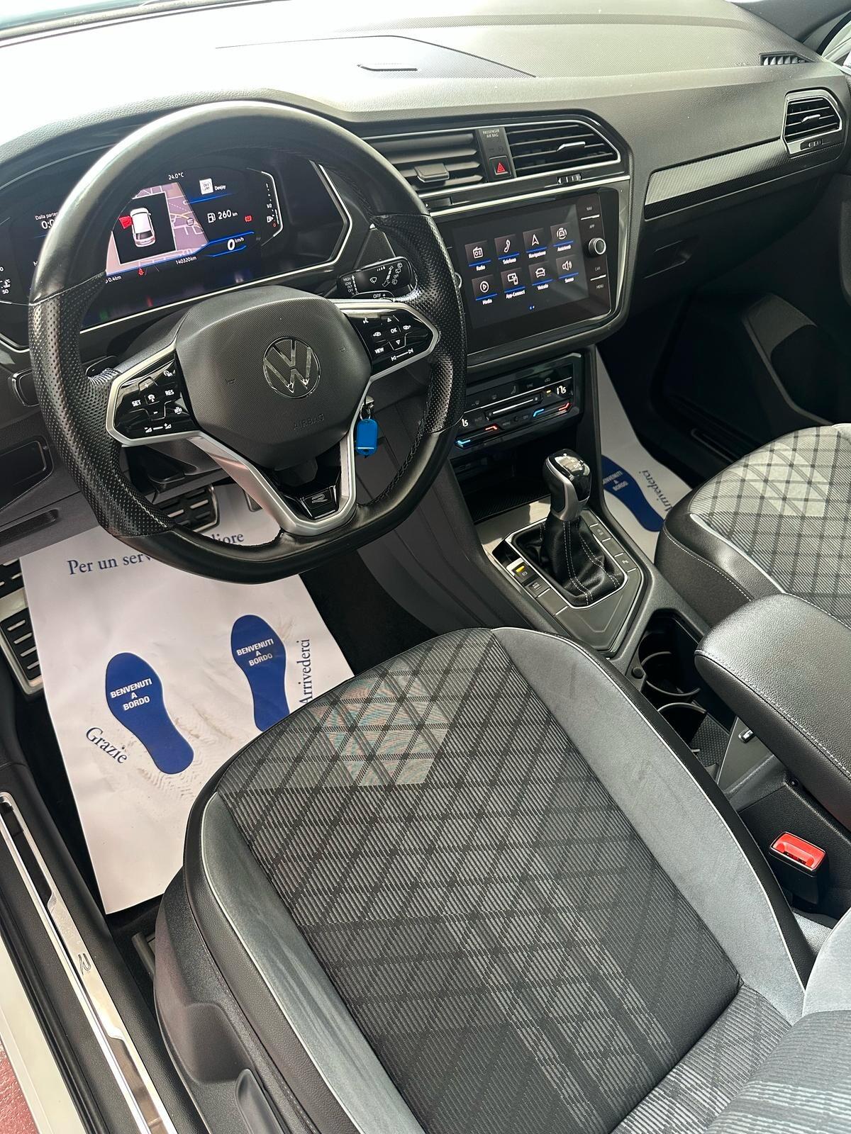 Volkswagen Tiguan 2.0 TDI 150 CV SCR DSG R-Line TETTO APRIBILE