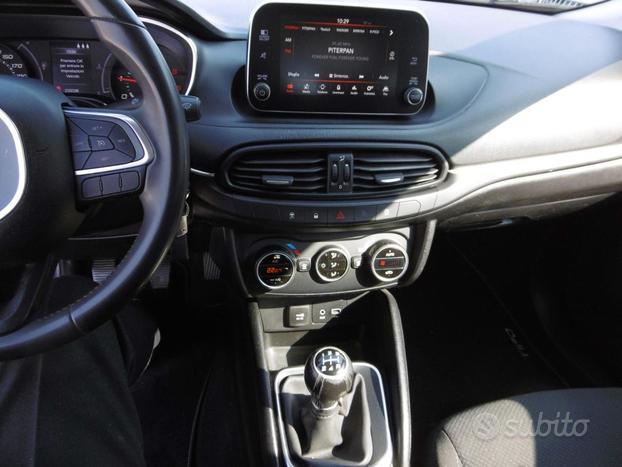 FIAT Tipo 1.3 Mjt S&S SW Lounge