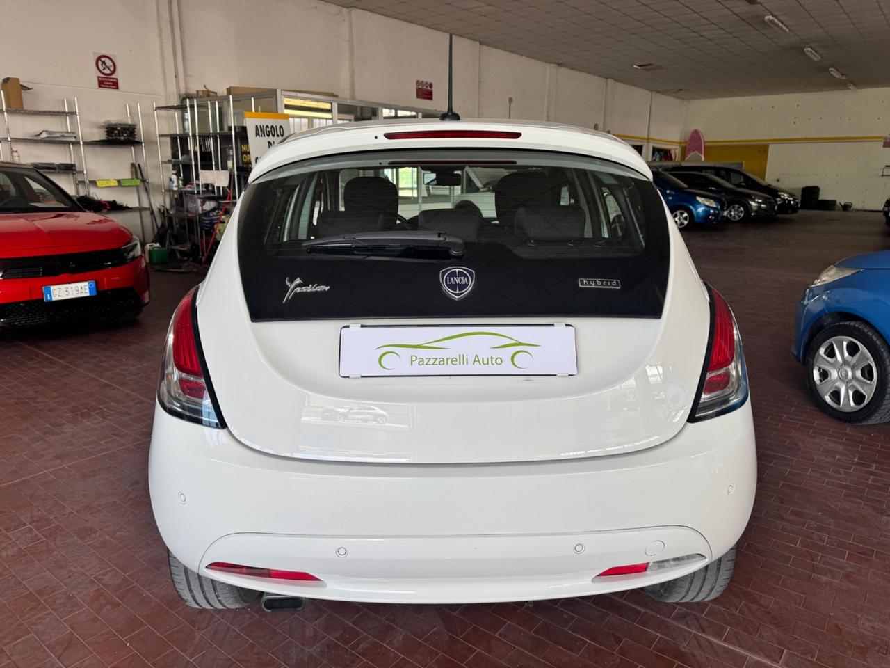 Lancia Ypsilon 1.0 FireFly 5 porte S&S Hybrid Ecochic Gold