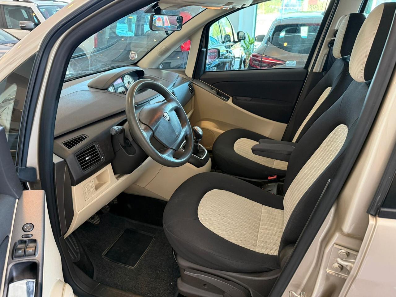 Lancia MUSA 1.4 16V Platino Plus