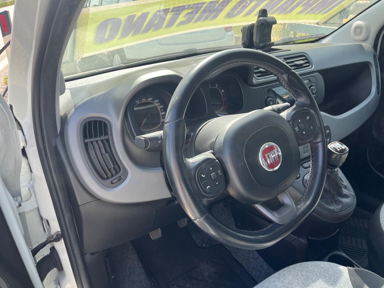 Fiat Panda 0.9 TwinAir Turbo Natural Power Lounge .