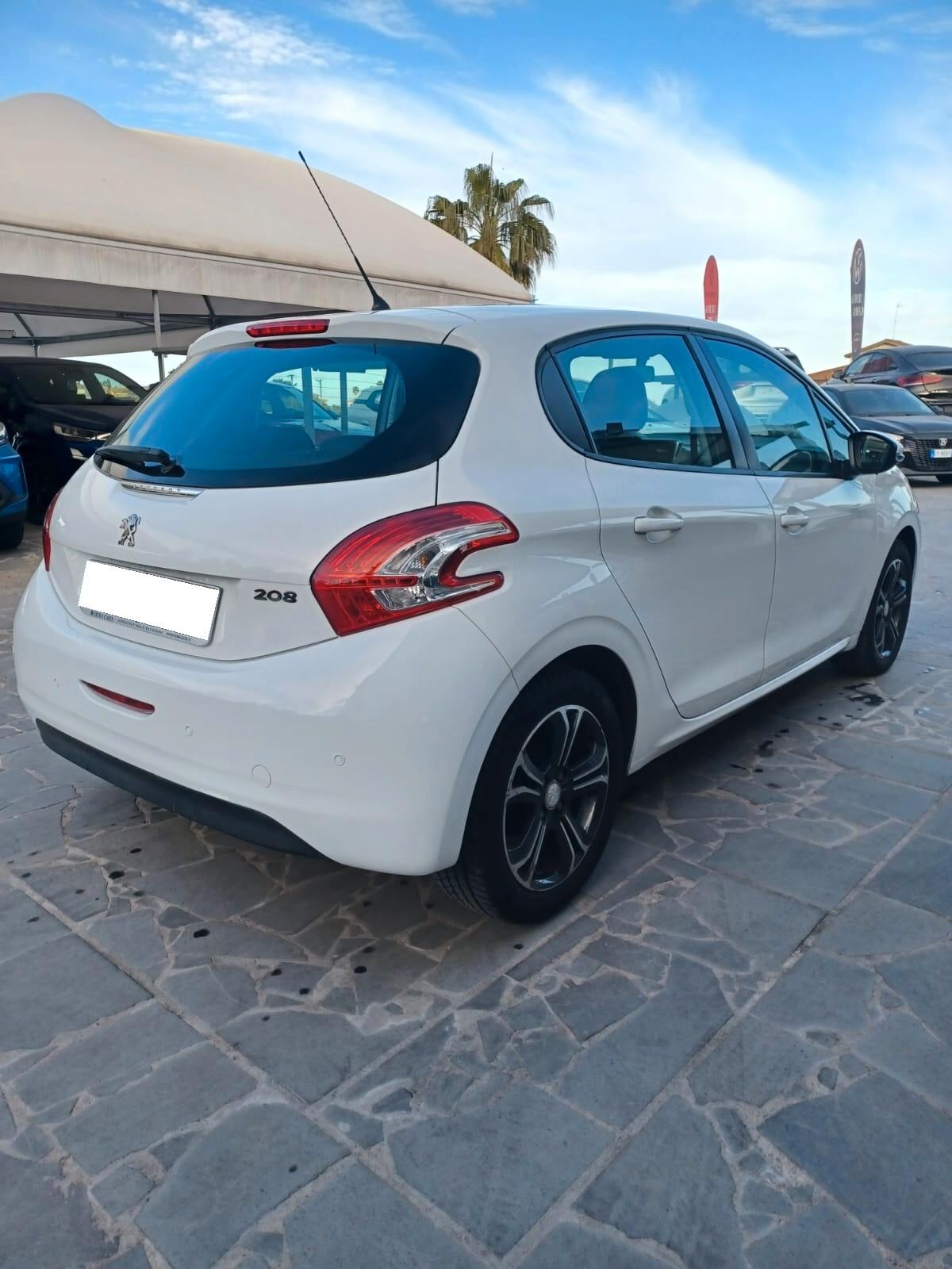Peugeot 208 PureTech 82 5 porte Allure