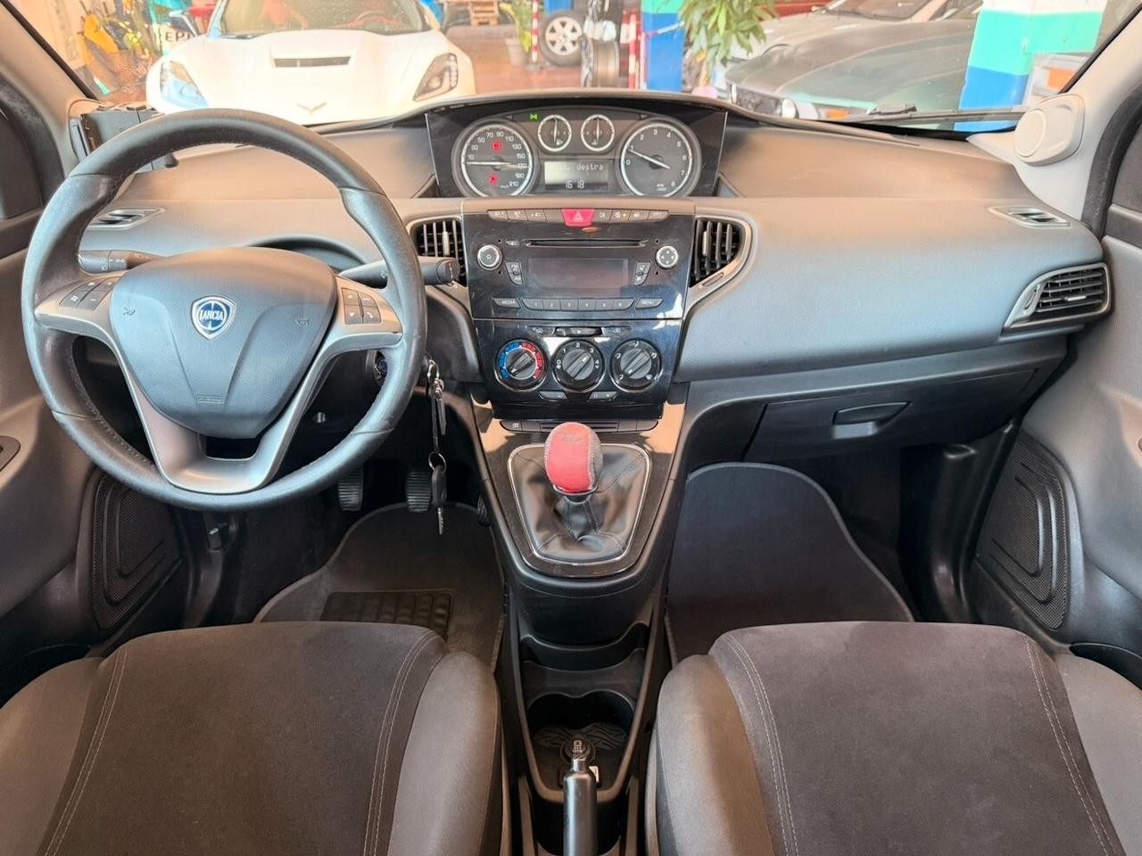 Lancia Ypsilon 1.2 69 CV 5 porte GPL Ecochic Platinum