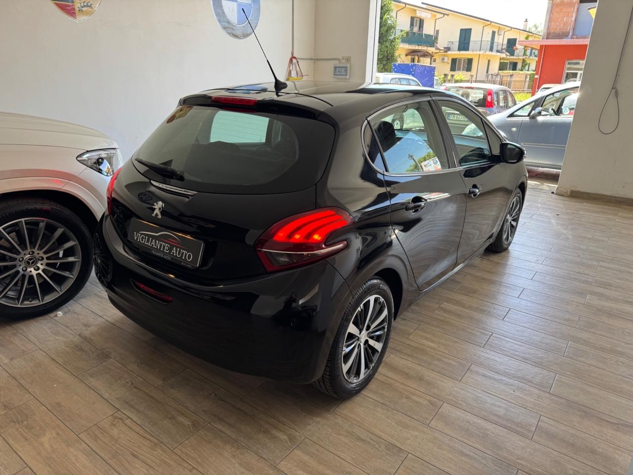 Peugeot 208 BlueHDi 100 5 porte GT Line