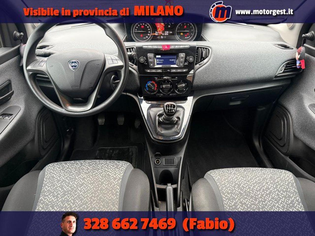 Lancia Ypsilon 1.0 FireFly 5 porte S&S Hybrid Ecochic Silver