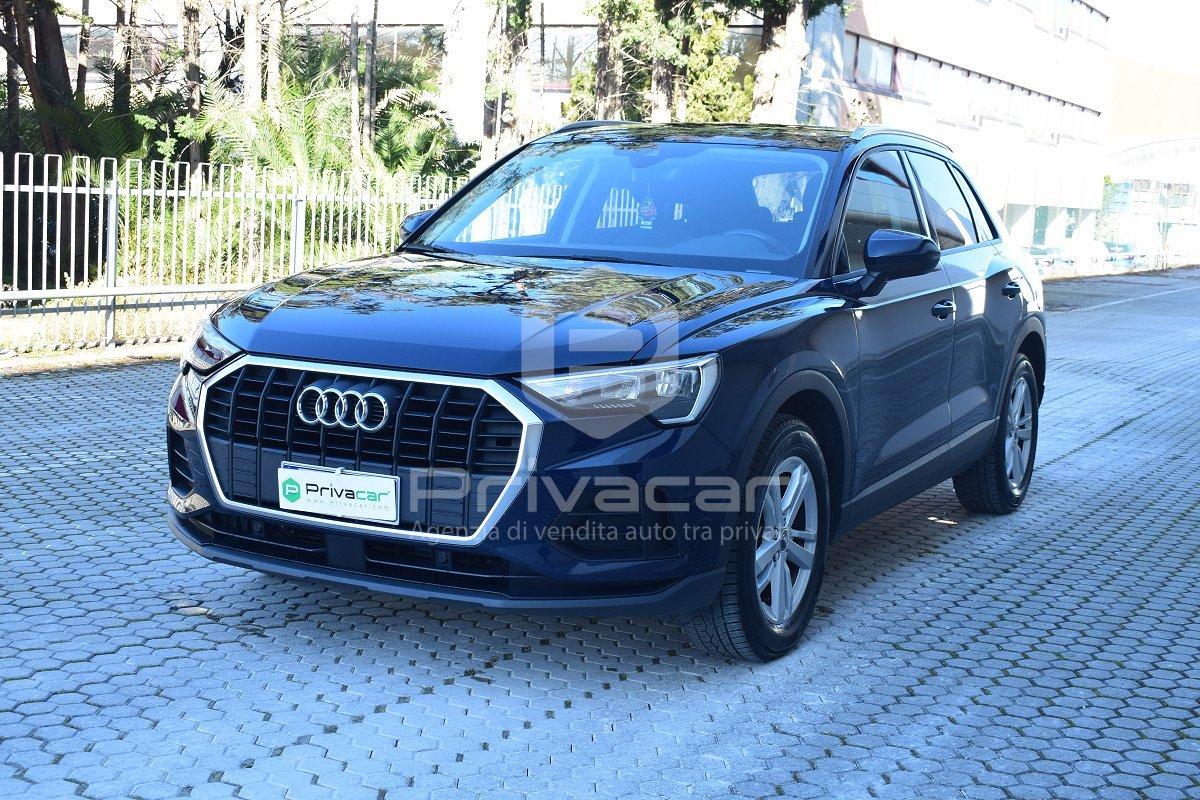 AUDI Q3 35 TDI S tronic Business