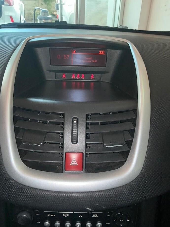 PEUGEOT 207SW 1.4 VTi EURO 5 IDEALE PER NEOPATENTATI NO BOLLO TENUTA BENE