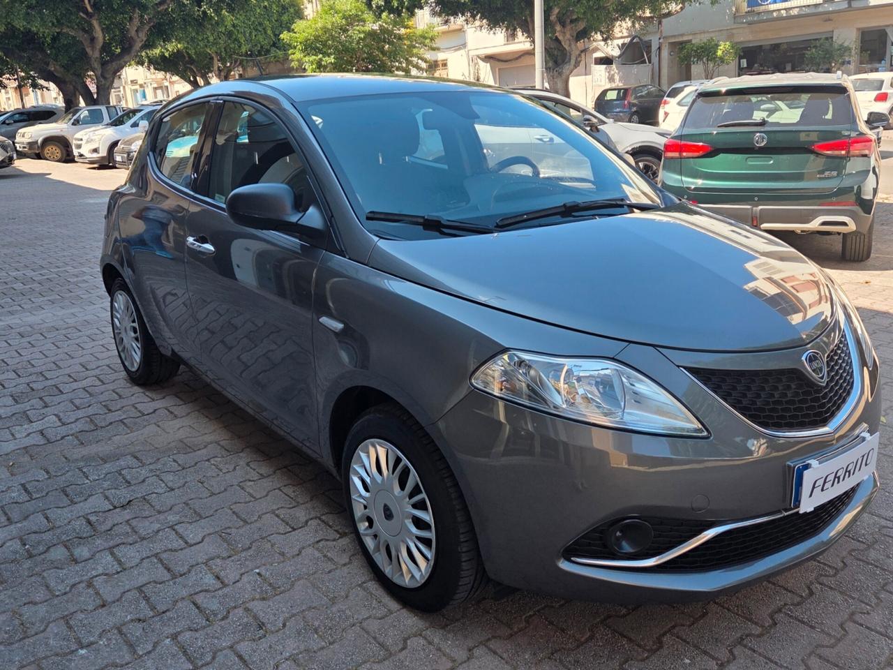 Lancia Ypsilon 1.2 Silver 17.000 KM