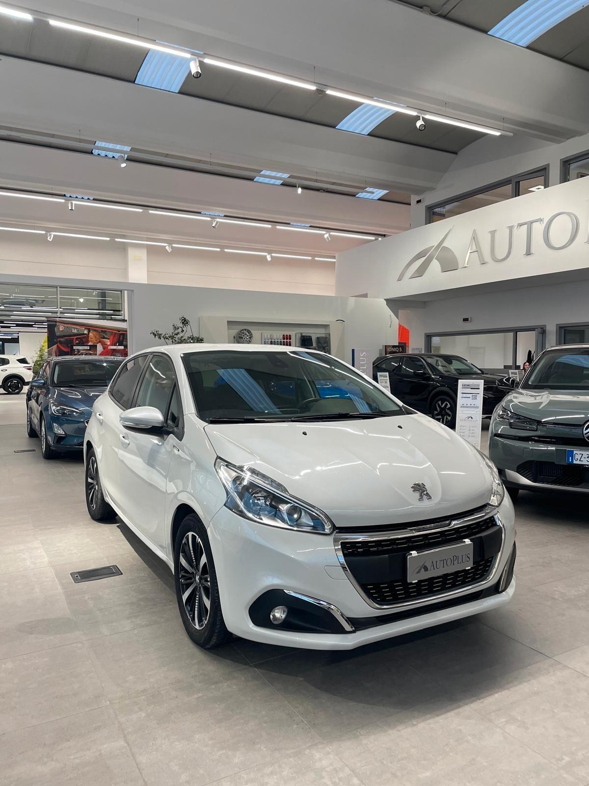 Peugeot 208 PureTech 82 Stop&Start 5 porte Signature