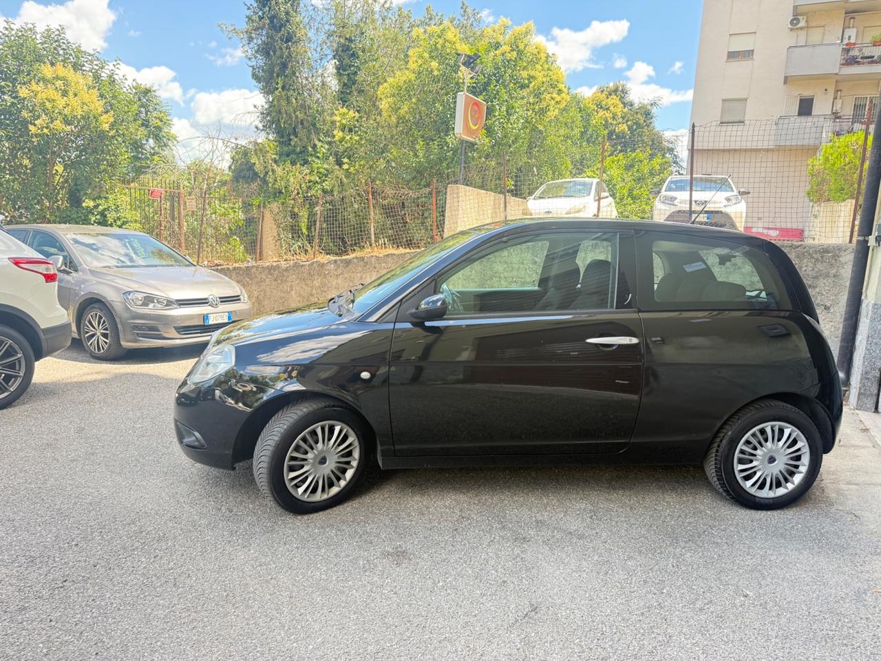 Lancia Ypsilon 1.3 MJT 75 CV Oro