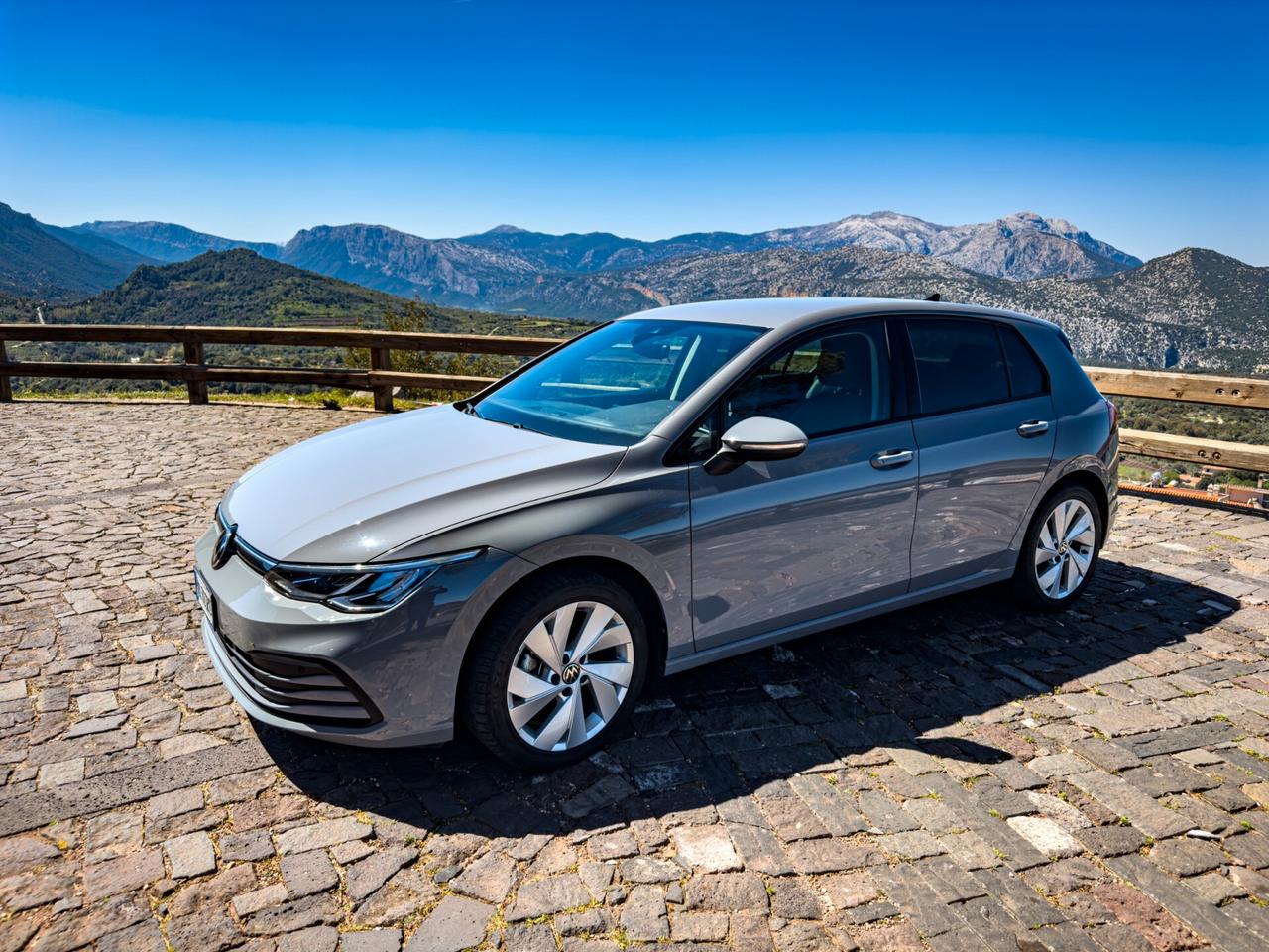 Volkswagen Golf 8 2.0 TDI EVO DSG SCR Life - 2021