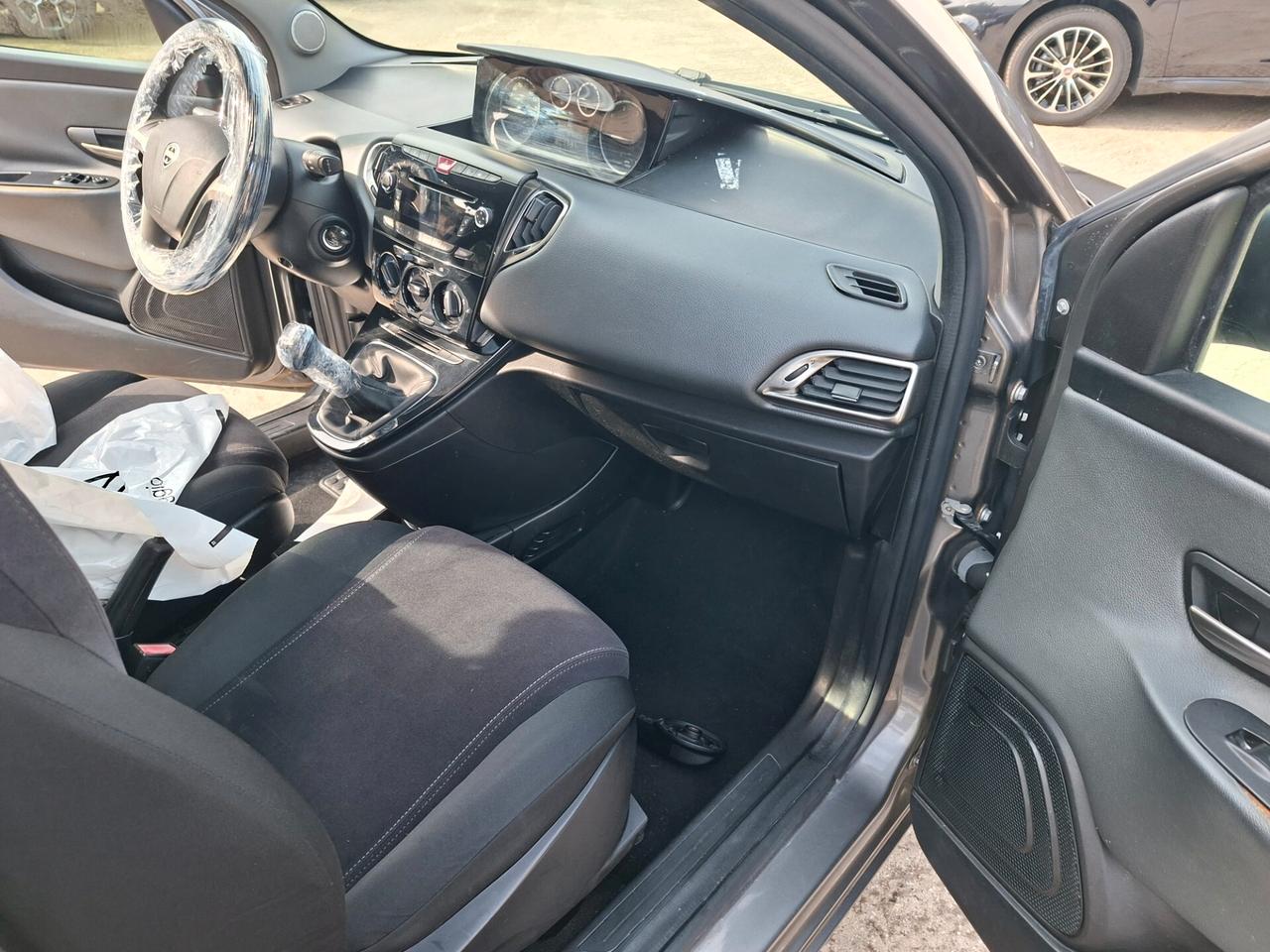 Lancia Ypsilon 1.3 MJT 16V 95 CV 5 porte S&S Gold