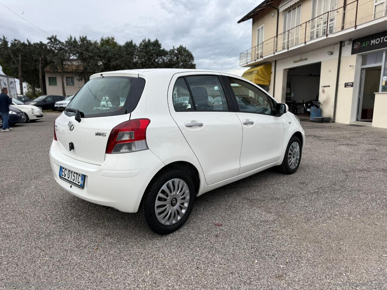 TOYOTA Yaris 1.0 5p. Sol GPL