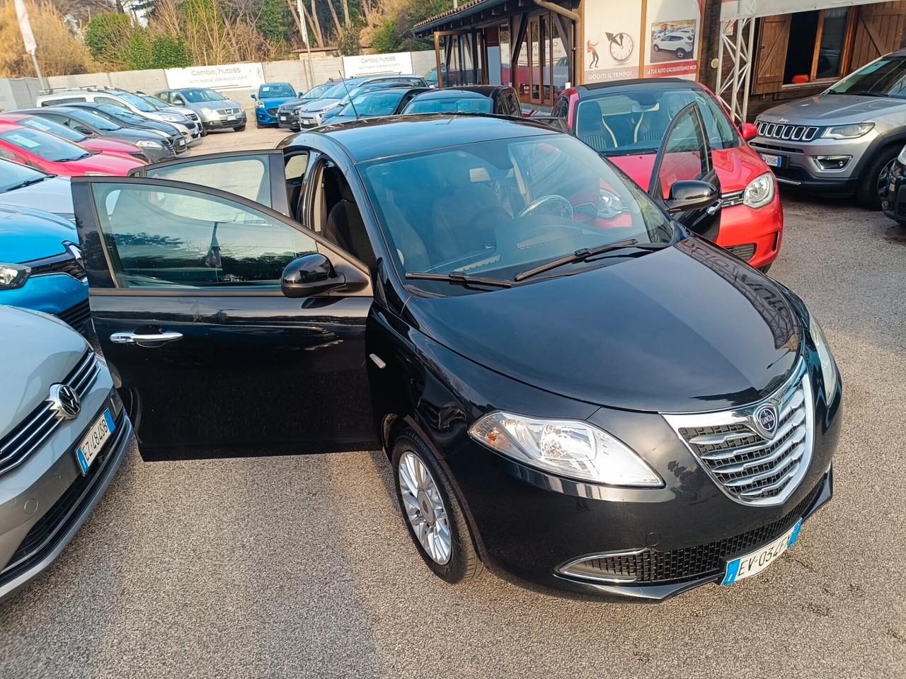 Lancia Ypsilon 1.2 69 CV 5 porte Platinum