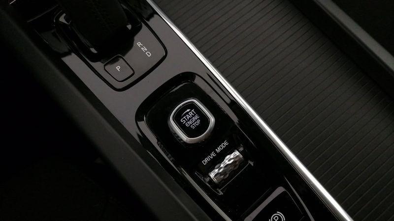 Volvo XC60 2.0 b4 Momentum Pro auto