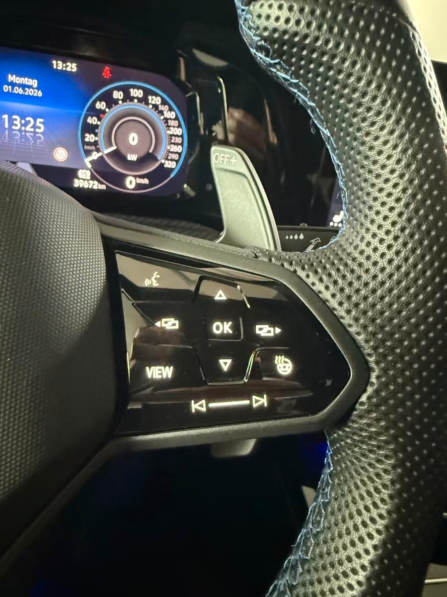 Volkswagen Golf VIII 8 R 4Motion Matrix