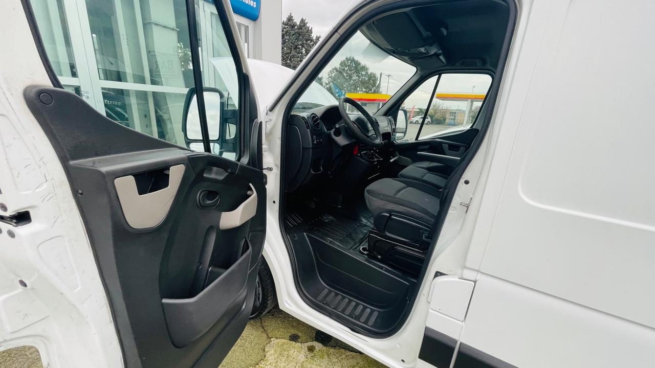 Renault Master T35 2.3 dCi/125 TP PL Cabinato E5