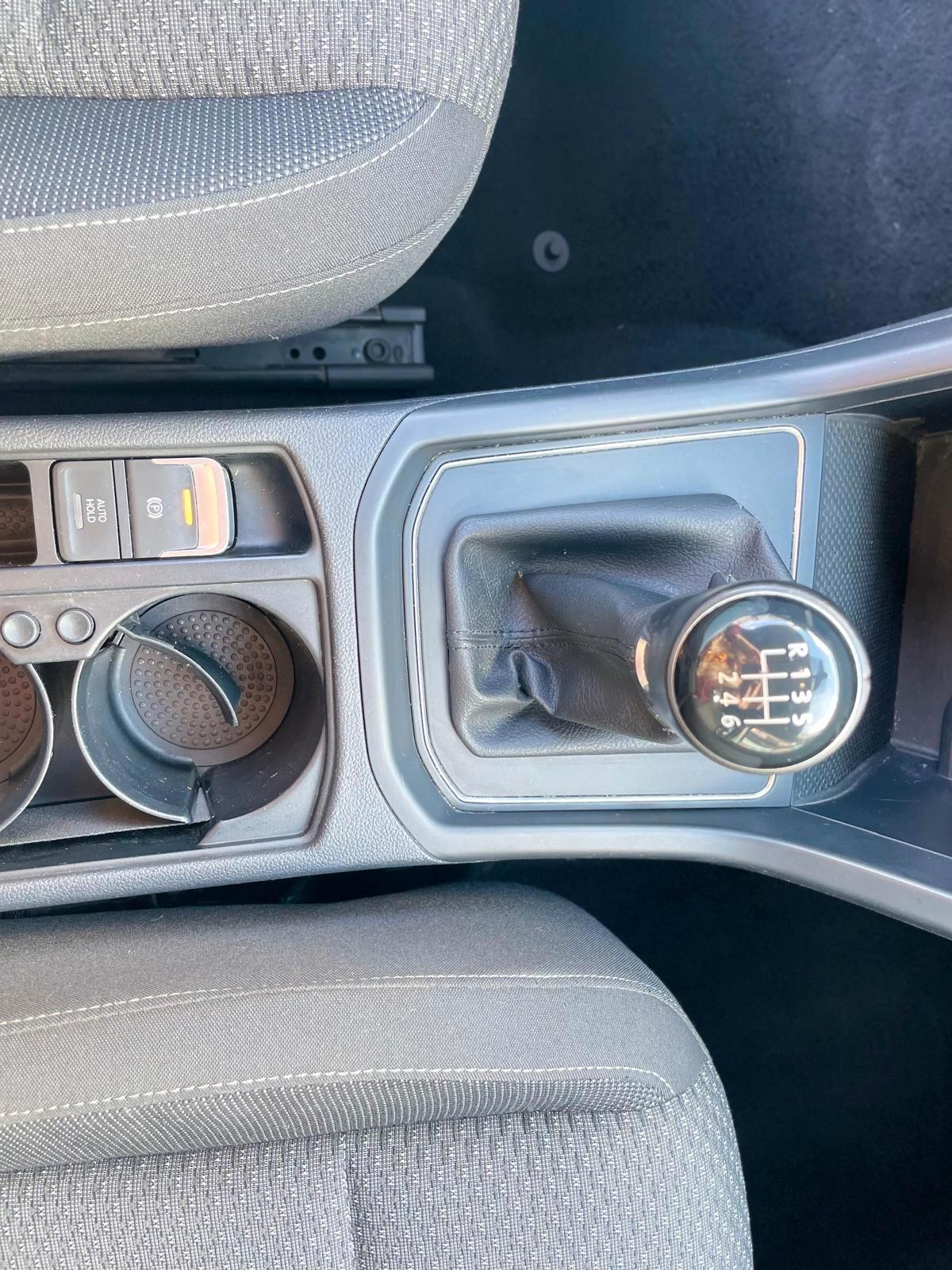 Volkswagen Touran 1.6 TDI Highline 7 POSTI