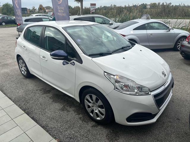 PEUGEOT 208 PureTech 1.2 Like