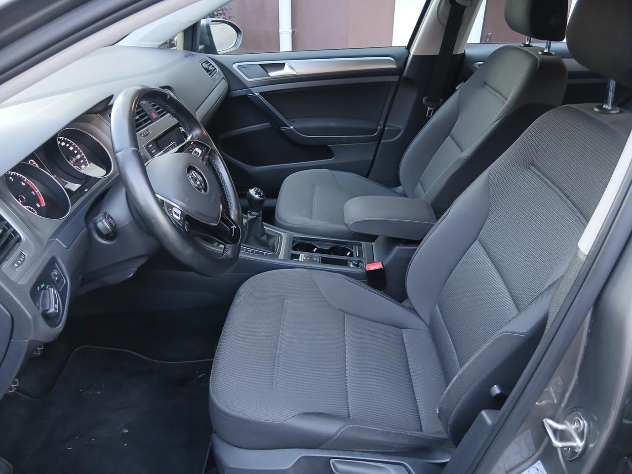 Volkswagen Golf 1.2 TSI 105 CV 5p. Comfortline BlueMotion tua a € 193 mese