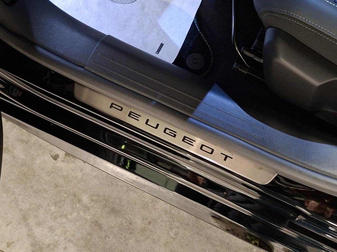 Peugeot 208 1200 mhev Hybrid 136CV GT e-DCS6 Km.0